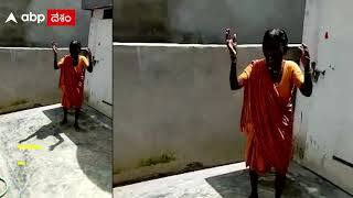 Viral Video: వాక్సిన్ వేయొద్దంటూ భయంతో వృద్ధురాలు పరుగో పరుగు