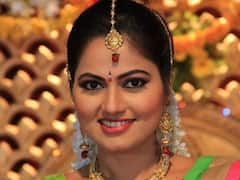 Suhasini Photos: అపరంజి బొమ్మలా బుల్లితెర నటి సుహాసిని