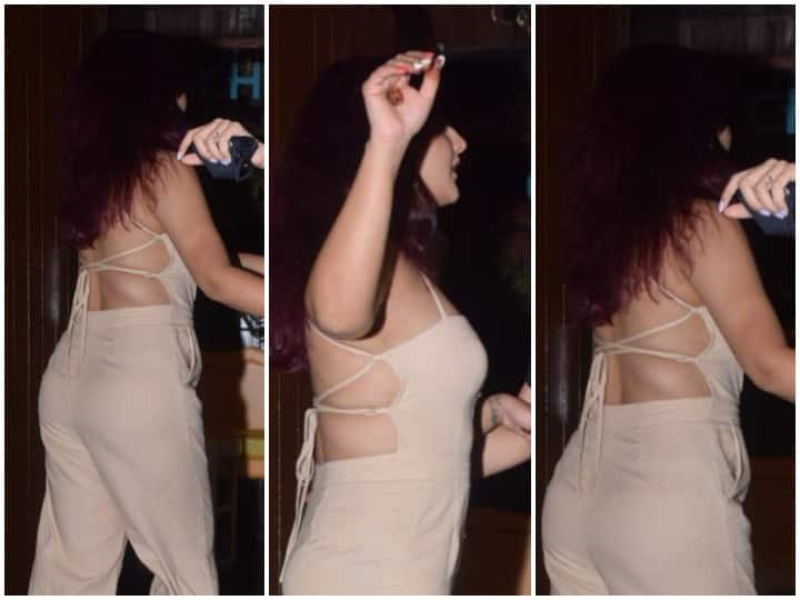 Rashami Desai Backless Alert: अभिनेत्री रश्मि देसाई को हाल ही में देर रात मुंबई में स्पॉट किया गया. इस दौरान रश्मि की कुछ बेहद प्यारी तस्वीरें हम आपके लिए लेकर आए हैं जिन्हें आप आगे की स्लाइड्स में देख सकते हैं. (Photo Credit: Manav Manglani)