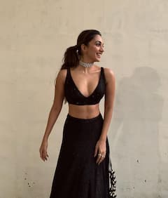 Kiara Advani Photos: లెహంగాలో కియారా తళుకులు.. చూపు తిప్పుకోలేని అందం.. 