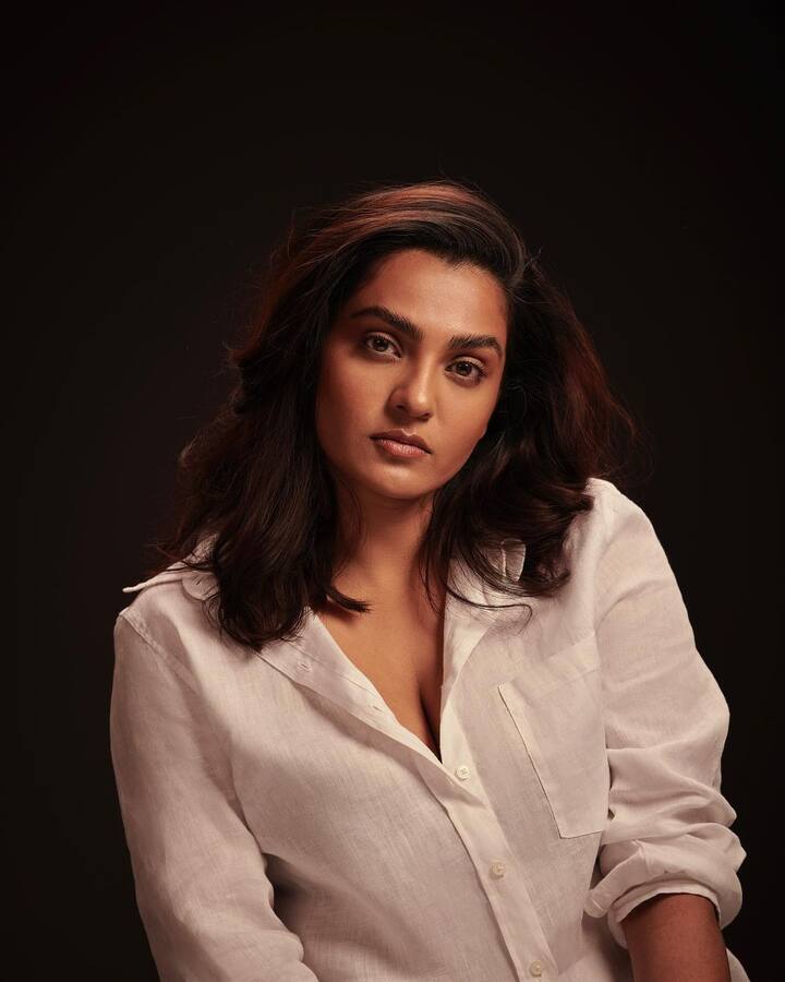 ఈ మధ్య వచ్చిన వెబ్ సిరీస్ 'నవరస 'లో నటించింది.(Image Credit/Parvathy Thiruvothu Instagram)