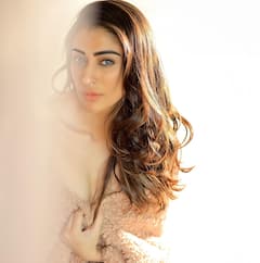 Raai Laxmi Photos: మెగా ఫ్యామిలీ ఐటెం గాళ్ రత్తాలు లేటెస్ట్ కలర్ ఫుల్ ఫొటోస్..