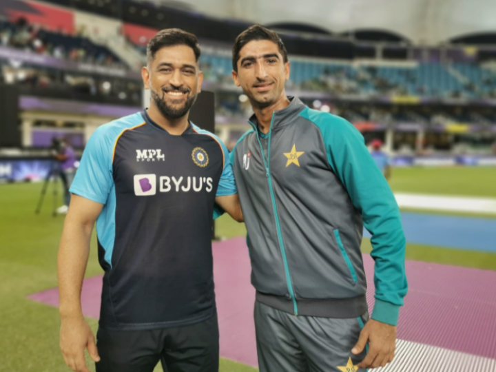 India Vs Pakistan Fanboy Shahnawaz Dahani Shares Picture With 'Dream  Player' MS Dhoni Viral