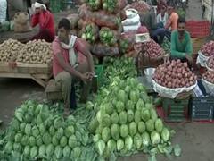 Vegetable Price in Delhi: पेट्रोल-डीजल की बढ़ी कीमतों का दिल्ली की मंडियों पर असर, जानें सब्जी विक्रेताओं ने क्या कहा?