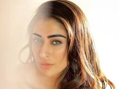 Raai Laxmi Photos: మెగా ఫ్యామిలీ ఐటెం గాళ్ రత్తాలు లేటెస్ట్ కలర్ ఫుల్ ఫొటోస్..