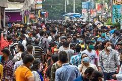 Covid: রাজ্যে দৈনিক করোনায় আক্রান্ত ফের হাজার ছুঁইছুঁই, পুজোর সময়ে বিধি না মানাকেই দায়ী করছেন চিকিৎসকরা। Bangla News