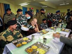 PHOTOS: कश्मीर के डल झील पर अमित शाह ने देखा मनमोहक नज़ारा, CRPF जवानों के साथ किया डिनर