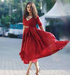 Prayaga Martin: మాలయాళ భామ ప్రయాగ మార్టిన్ చేస్తుంది మాయ