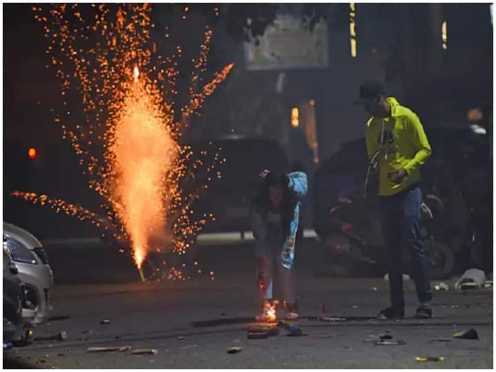 Diwali 2021 Delhi Environment Minister Gopal Rai Announces Action Will be Taken if found burning firecrackers ANN Delhi Firecrackers Ban: दिल्ली के पर्यावरण मंत्री गोपाल राय का एलान- पटाखे जलाते हुए पाए जाने पर होगी कार्रवाई