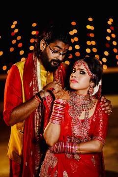 কনৌজ পরিবারে বিয়ে, করবা চৌথে সঙ্গীতের জন্য নববধূর বেশে সাজলেন বাঙালি সঞ্চারী