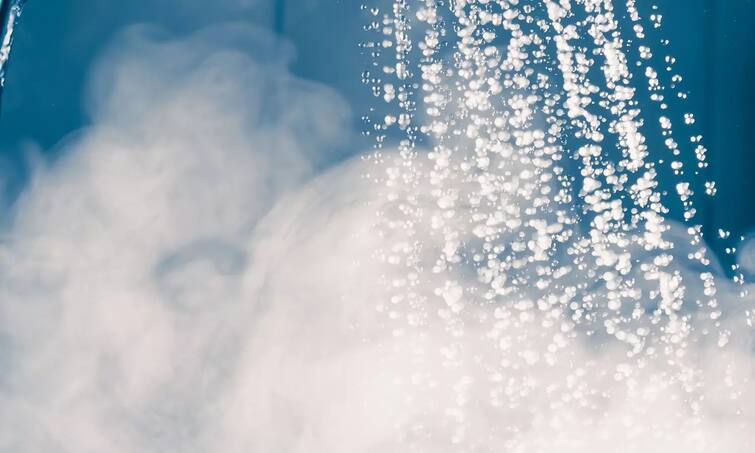 health care tips bathing longer than hot water in winter can cause harm to health Health Care Tips: શિયાળામાં ગરમ પાણીથી કેટલો સમય સ્નાન કરવું જોઈએ ? વધારે સમય સ્નાનથી થઈ શકે છે આ નુકસાન