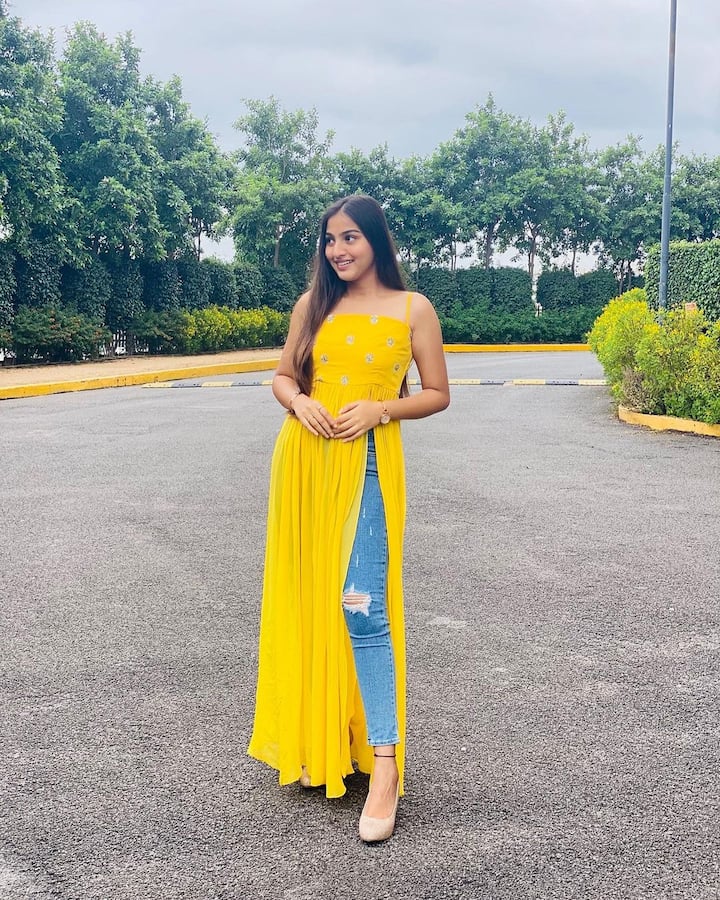 (Image credit: Instagram) ప్రణవి మానుకొండ క్యూట్ పిక్స్
