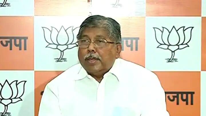 BJP leader Chandrakant patil slams mahavikas aghadi देशाला बदनाम करण्याचे काम दोन्ही काँग्रेस आणि शिवसेना करतेय : चंद्रकांत पाटील