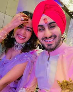 প্রথম বিবাহ বার্ষিকীতে নেহাকে নিয়ে সোশ্যাল মিডিয়ায় আবেগপ্রবণ পোস্ট রোহনপ্রীতের