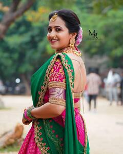 Lasya Manjunath Photos: లంగావోణీలో లాస్య.. హోమ్లీ లుక్ తో ఆకట్టుకుంటోంది..