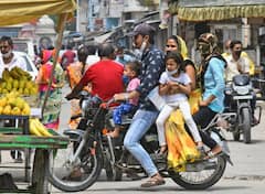 শিশুকে নিয়ে চলেছেন মোটরবাইকে! এবার থেকে মানতেই হবে এই নিয়ম