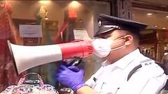 Corona: মাস্ক খুললেই প্রয়োজনীয় ব্যবস্থা, গড়িয়াহাট বাজারে সতর্কতামূলক প্রচার পুলিশের | Bangla News