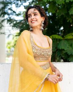 Sanya Malhotra Pics : டங்கல் நாயகி சன்யா மல்கோத்ராவின் சூப்பர் கலெக்‌ஷன்ஸ்....!
