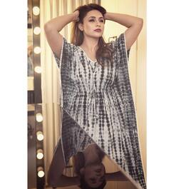 बड़ी खूबसूरत है Divyanka Tripathi की हर अदा, देखते ही लोग हो जाते हैं फिदा