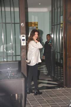 सलमान खान को महफिल में देखते ही ऐसी हो गई 6 साल बड़ी एक्स गर्लफ्रेंड की हालत, यहां देखिए कल रात की तस्वीरें