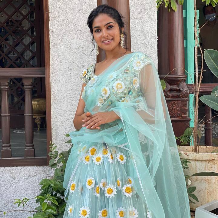 (Image credit: Instagram) ఎప్పటికైనా పెద్ద సెలెబ్రిటీ అవ్వాలన్నది దివి కోరిక. ఆ కోరికను నెరవేర్చుకునే దిశగా చాలా కష్టపడుతోంది దివి.