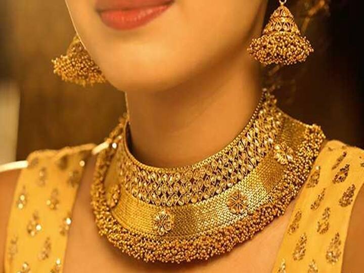 This Dhanteras gold demand increase 75000 cr rupees gold sold in one day Dhanteras: इस धनतेरस बाजार में बढ़ी रौनक, लोगों ने जमकर की सोने की खरीदारी, 75,000 करोड़ रुपये का बिका गोल्ड
