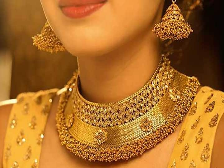 Gold Silver Price Today 17 November 2021 know rates in your city Hyderabad Telangana Amaravati Andhra Pradesh Gold Silver Price Today: పసిడి ప్రియులకు షాక్.. భారీగా పెరిగిన బంగారం, వెండి ధరలు.. లేటెస్ట్ రేట్లు ఇలా