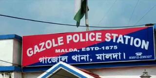 Malda: দরজা খুলতে দেরি করায় গাজোলে বৃদ্ধ বাবা-মাকে 'বেধড়ক মারধর' ছেলের