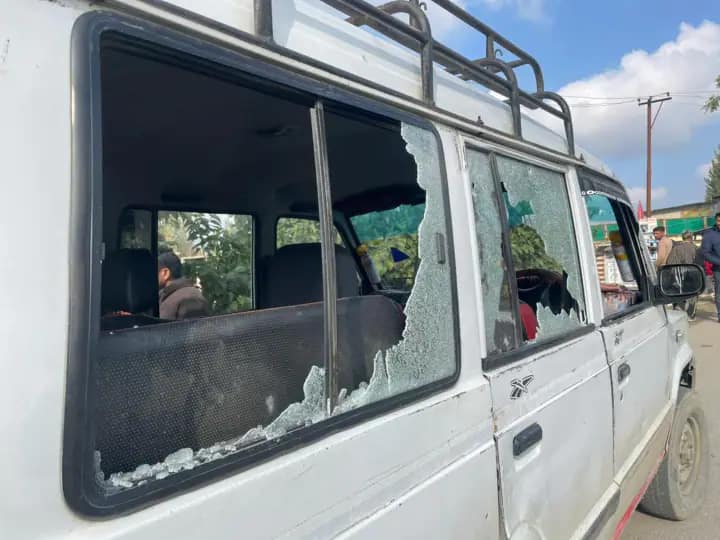 Jammu Kashmir Terror Attack 5 peolple injurd Jammu Kashmir Terror Attack::જમ્મુ કાશ્મીરના બાંદીપુરામાં સુરક્ષા દળના કાફલા પર હુમલો, 5 સ્થાનિક  થયા ઘાયલ