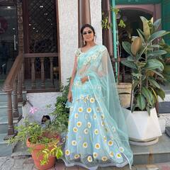 Divi Vadthya Photos: ‘దివి’ నుంచి భువికొచ్చిన యాపిల్ బ్యూటీ