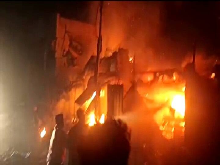 Firecracker shop fire in Sankarapuram; 4 fatalities கள்ளக்குறிச்சி : சங்கராபுரத்தில்  பட்டாசு கடையில் தீ விபத்து; 4 பேர் உயிரிழப்பு