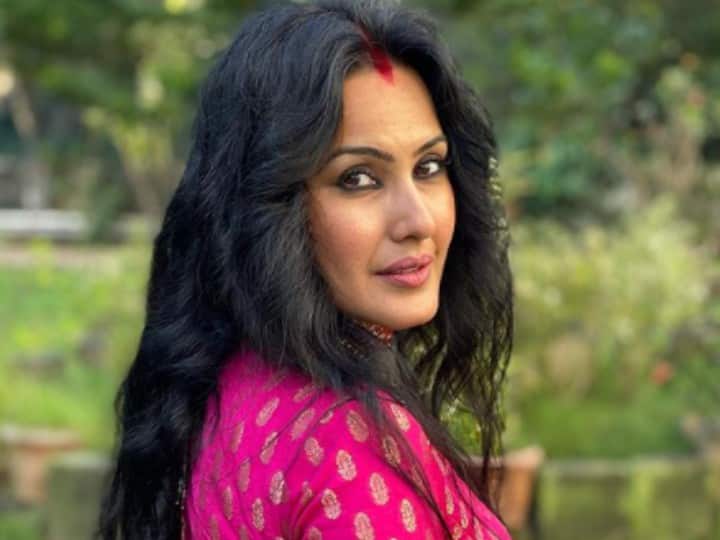 अभिनेत्री काम्या पंजाबी ने राजनीति में रखा कदम, इस पार्टी में हुईं शामिल
