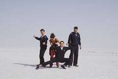 फिल्म Rashmi Rocket के शानदार प्रदर्शन के बाद Taapsee Pannu फिल्म की कास्ट के साथ यूं कर रही हैं मस्ती, देखें तस्वीरें