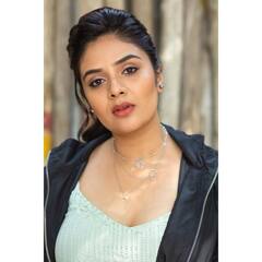 Sreemukhi Photos: ట్రెండీ లుక్ లో శ్రీముఖి.. ఫొటోలు వైరల్