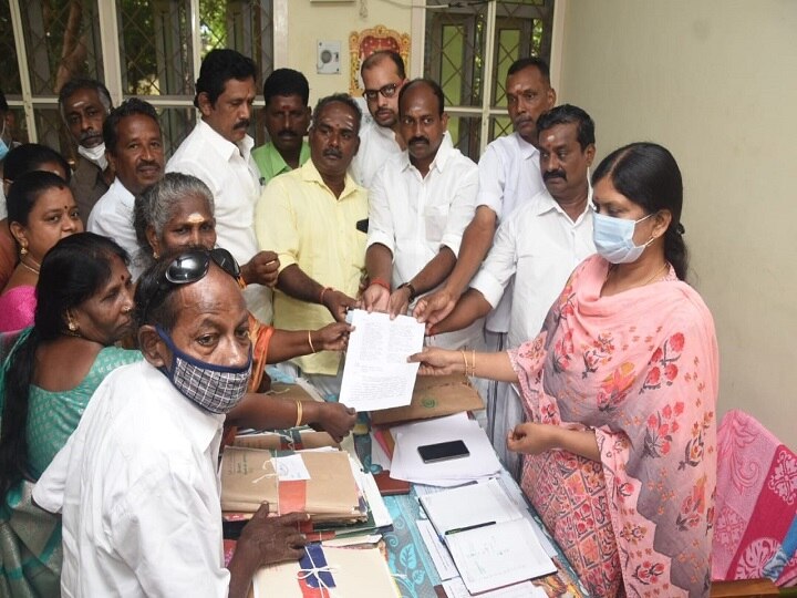 தஞ்சை: கூட்டுறவு சங்க நிதியில் 5 லட்சம் மோசடி - திமுகவிற்கு தாவிய நிர்வாகி மீது அதிமுக புகார்