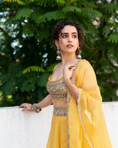 Sanya Malhotra Pics : டங்கல் நாயகி சன்யா மல்கோத்ராவின் சூப்பர் கலெக்‌ஷன்ஸ்....!