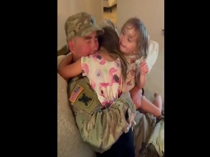 Dad reunites with daughters after a year of deployment. Watch heartwarming video Watch Video | ஒரு வருடம் கழித்து வீட்டுக்கு வந்த தந்தை.. அன்பால் உருகவைத்த மகள்கள் - வீடியோ!