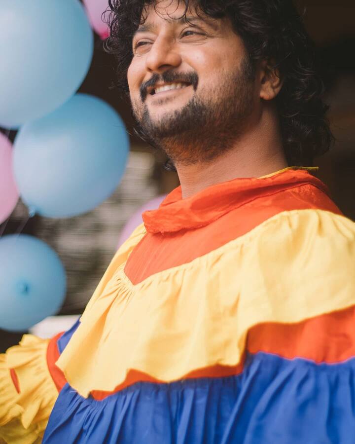 मराठीतीत एक उत्तम अभिनेता जितेंद्र जोशी आतापर्यंत नाटक, सिनेमा, मालिका, वेब मालिकांमध्ये अभिनय करताना दिसून आला आहे. तर तो उत्तम लेखक देखील आहे.