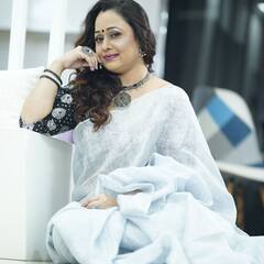 Sonalika Joshi :  माधवी भिडेंचा हटके अंदाज; फोटो पाहून चाहते घायाळ