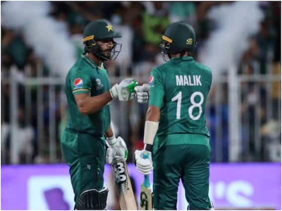 T20 World Cup 2021, 2nd Semifinal, Pakistan vs Australia: सेमीफायनलपूर्वी पाकिस्तानची धाक-धूक वाढली, मॅच विनर खेळाडूंची प्रकृती बिघडली T20 World Cup 2021, 2nd Semifinal, Pakistan vs Australia: सेमीफायनलपूर्वी पाकिस्तानची धाक-धूक वाढली, मॅच विनर खेळाडूंची प्रकृती बिघडली
