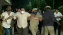 અમદાવાદઃ આ વિસ્તારના સફાઈકર્મીઓ સોમવારે મોડી રાત્રે ઝોનલ ઓફિસમાં પુરાયા, પોલીસે કરી અટકાયત