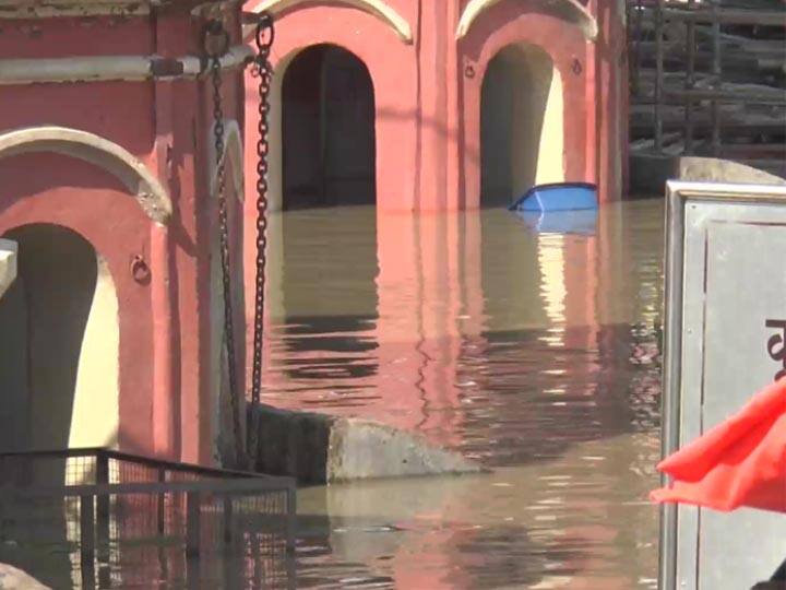 Water level rises in Ganga in Kanpur Due to rains in Uttarakhand Uttarakhand Rains: उत्तराखंड की बारिश ने बढ़ाई कानपुर में टेंशन, गंगा नदी का जलस्तर बढ़ा, घाट भी डूबे
