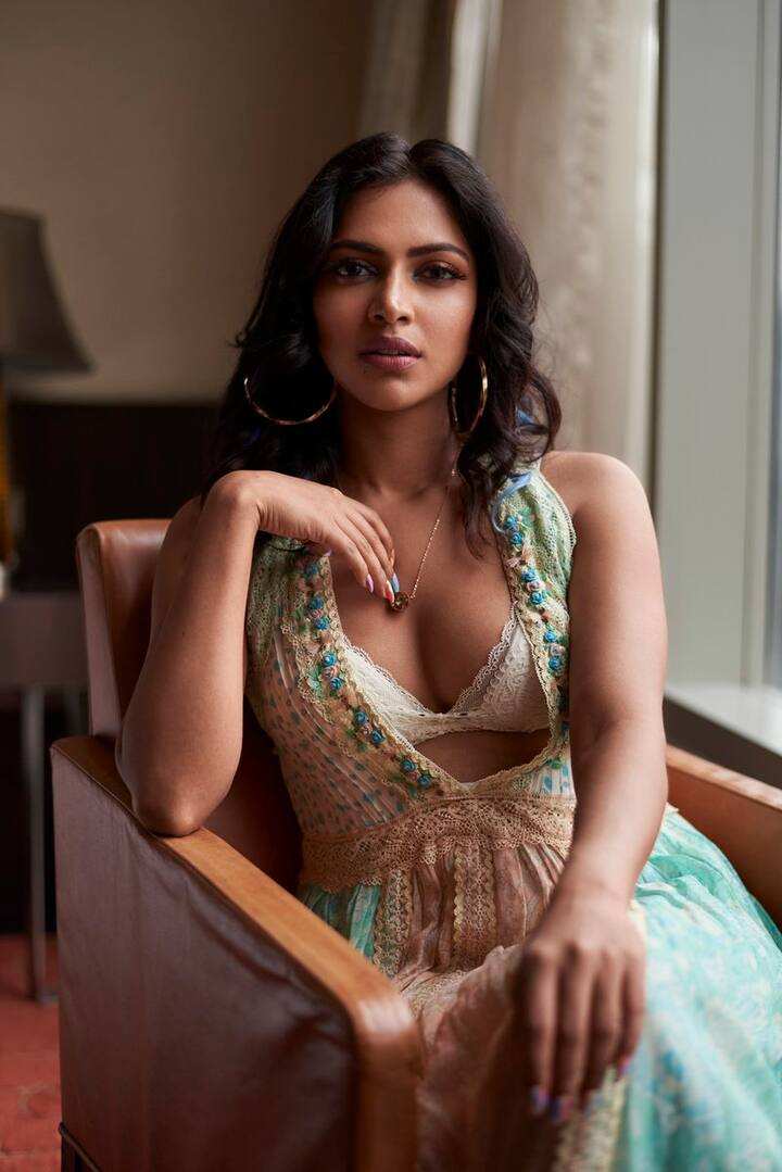 (Photo Courtesy: Instagram) హీరోయిన్ గా మంచి ఫామ్ లో ఉన్నప్పుడే దర్శకుడు విజయ్ ని ప్రేమించి పెళ్లి చేసుకుంది.