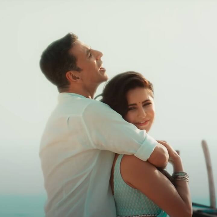 ਇਸ ਗੀਤ 'ਚ ਅਕਸ਼ੈ ਕੁਮਾਰ ਤੇ ਕੈਟਰੀਨਾ ਕੈਫ ਕਾਫੀ ਰੋਮਾਂਟਿਕ ਅੰਦਾਜ਼ 'ਚ ਨਜ਼ਰ ਆਉਣ ਵਾਲੇ ਹਨ। ਦੋਵਾਂ ਦੀ ਕੈਮਿਸਟਰੀ ਵੀ ਜ਼ਬਰਦਸਤ ਦੇਖਣ ਨੂੰ ਮਿਲ ਰਹੀ ਹੈ। ਤੁਹਾਨੂੰ ਦੱਸ ਦੇਈਏ ਕਿ ਅਕਸ਼ੈ ਕੁਮਾਰ ਤੇ ਕੈਟਰੀਨਾ ਕੈਫ 10 ਸਾਲ ਬਾਅਦ ਫਿਲਮ ਵਿੱਚ ਇਕੱਠੇ ਰੋਮਾਂਸ ਕਰਦੇ ਨਜ਼ਰ ਆਉਣਗੇ।