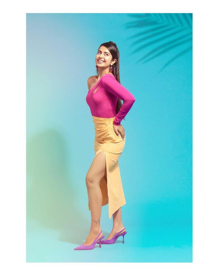 (Image Credit/  Avikagor Instagram)`ఉయ్యాలా జంపాల` చిత్రంతో టాలీవుడ్ లో ఎంట్రీ ఇచ్చిన అవికా గోర్ కెరీర్ ఆశించినంత సాఫీగా సాగడం లేదు. ఫస్ట్ సినిమాతో మెప్పించినా ఆ తర్వాత కెరీర్ ను మలుపుతిప్పే అవకాశాలేమీ రాలేదు.