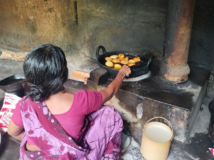 100 ஆண்டுகளுக்கும் மேலாக அதிரசம் செய்யும் கரூர் குடும்பம் - புவிசார் குறியீடு வழங்க கோரிக்கை...!