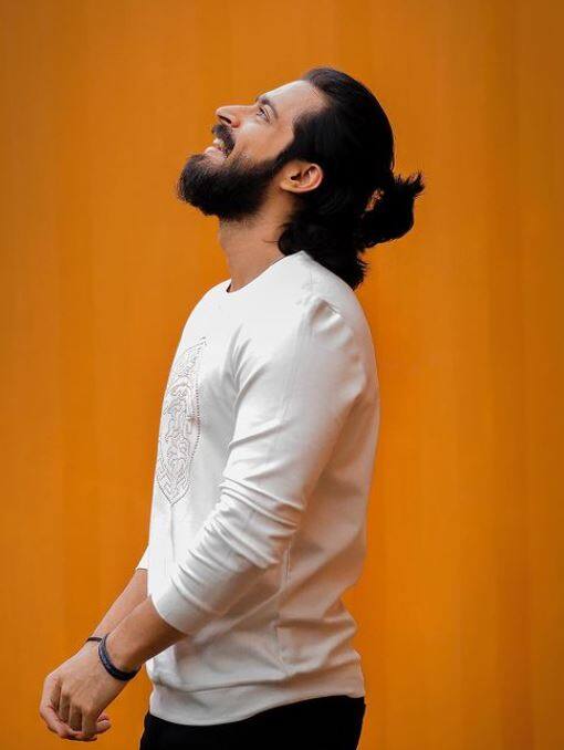 என்னை உனக்குள் தொலைத்தேன் ஏனோ தெரியலை