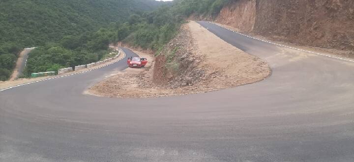 Dharmapuri: Request to set up retaining walls at Wattalmalai-Kondai needle arches with a climate similar to Ooty தருமபுரி: ஊட்டியை போல் சீதோஷண நிலை கொண்ட வத்தல்மலை-கொண்டை ஊசி வளைவுகளில் தடுப்பு சுவர்கள் அமைக்க கோரிக்கை