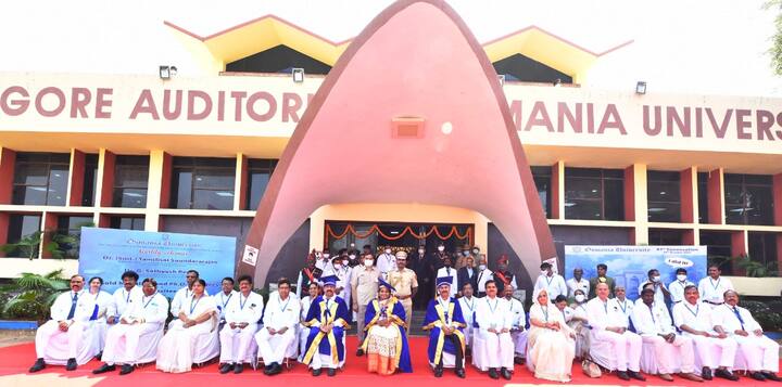 బుధవారం ఉదయం 9.30 గంటలకు ఓయూలోని ఠాగూర్‌ ఆడిటోరియంలో స్నాతకోత్సవం నిర్వహించారు.