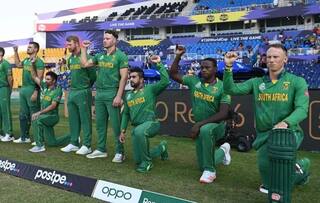 t20 world cup : quinton de kock left the match due to issue on black lives matter વિન્ડીઝ-સાઉથ આફ્રિકા મેચ શરૂ થતાં પહેલાં બંને ટીમના ખેલાડી કેમ ગોઠણભેર બેઠા ? ક્યા ખેલાડીએ ઈન્કાર કરતાં ના રમાડાયો ?